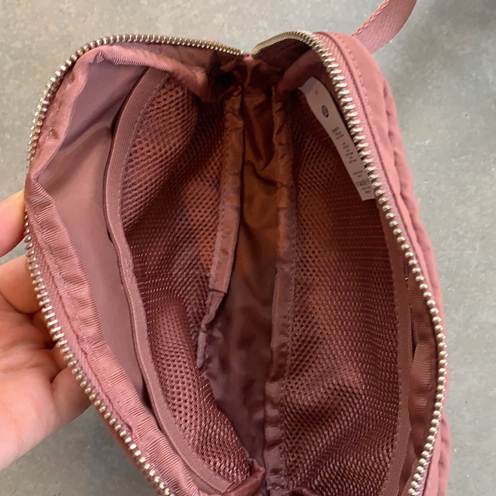 NWT Everywhere Belt Bag - Picture 11 of 11
